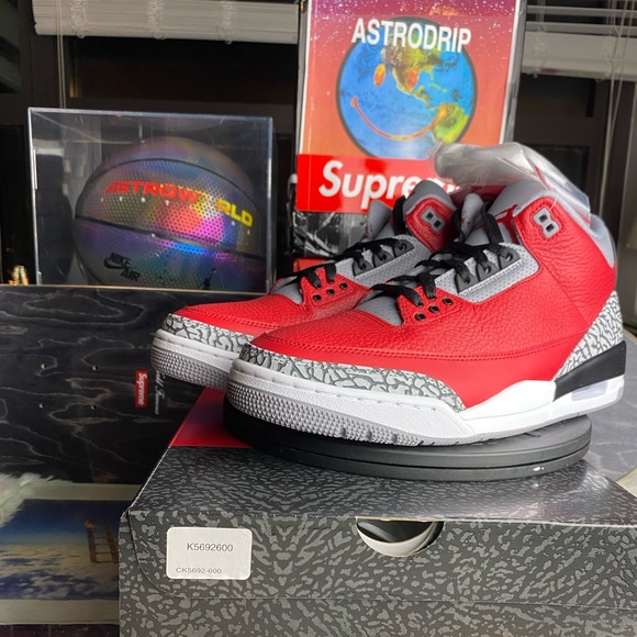Jordan Other - 🆕 - Air Jordan 3 Retro SE Unite - Fire Red M 11.5
